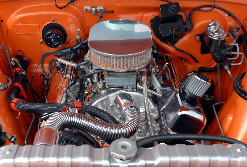 garagiste-GONFARON-min_car-engine-1738309